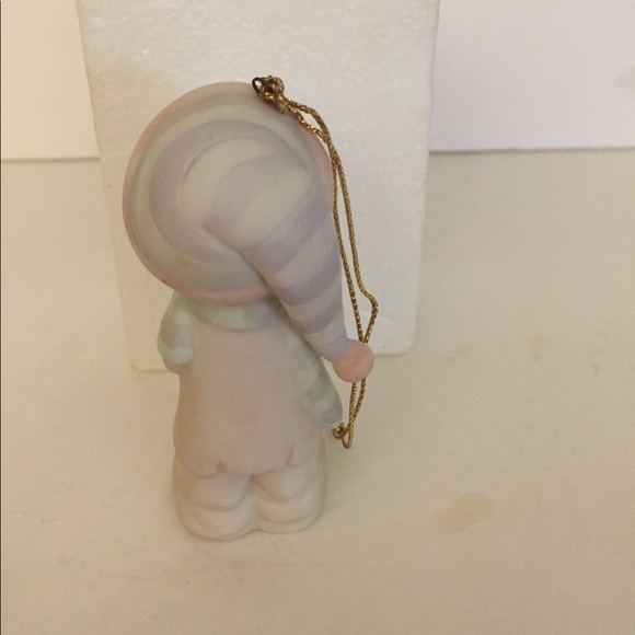 Precious Moments Ornament “O Come All Ye Faithful” - Picture 4 of 7